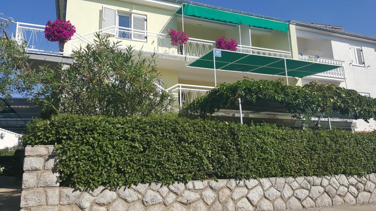 Apartments Dario Krk Town Esterno foto