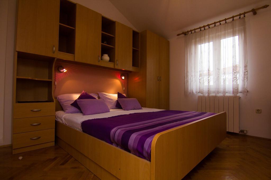 Apartments Dario Krk Town Esterno foto