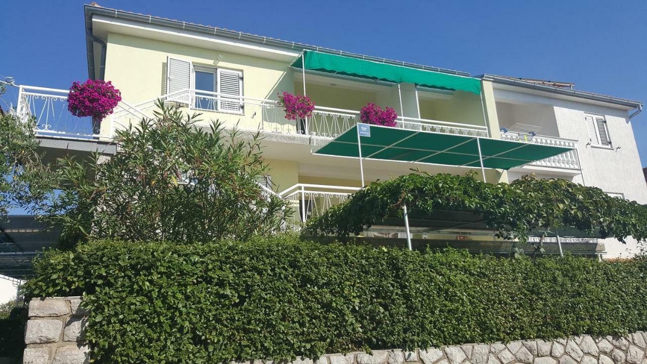 Apartments Dario Krk Town Esterno foto